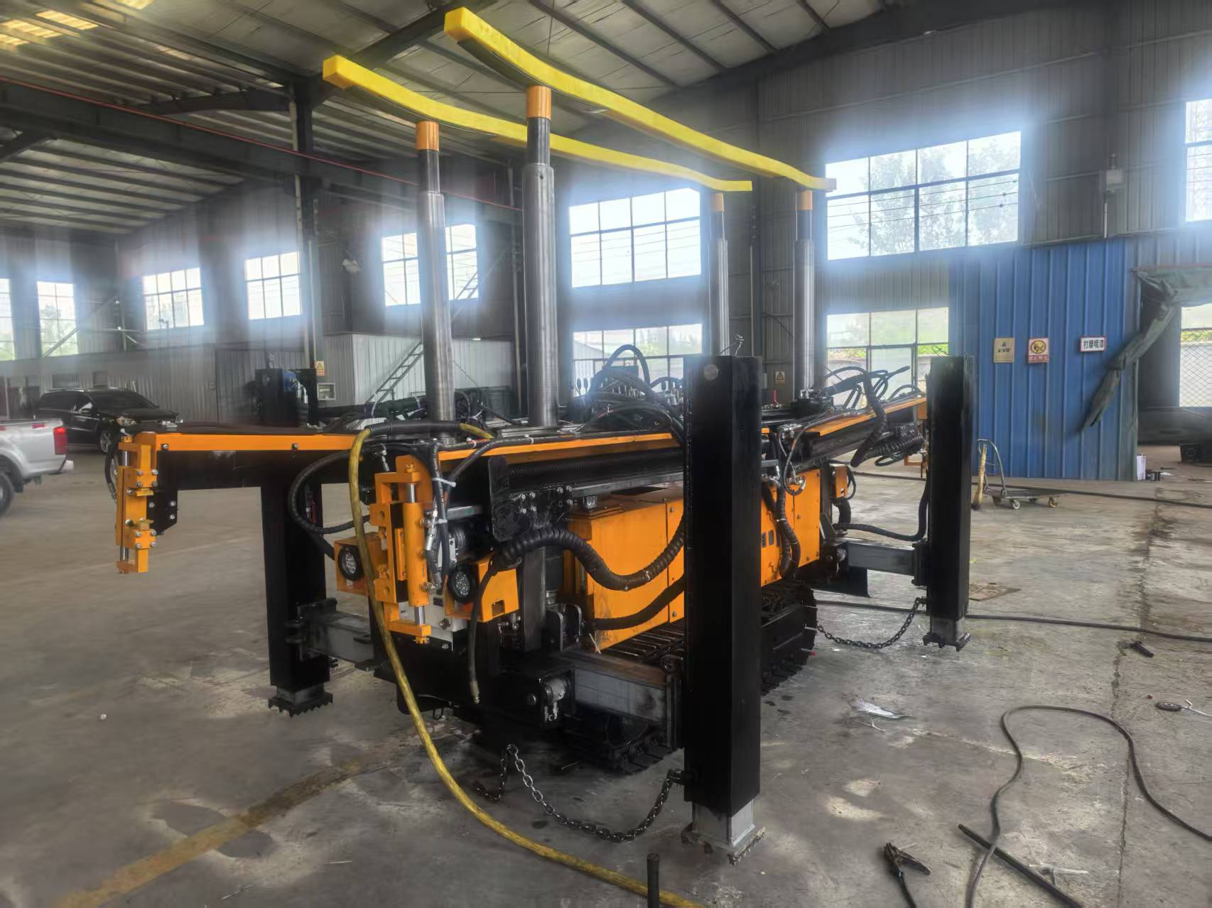 煤矿用机载锚杆钻机
